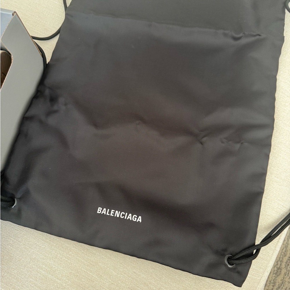 Balenciaga High Top Paris Sneakers - Picture 9 of 11